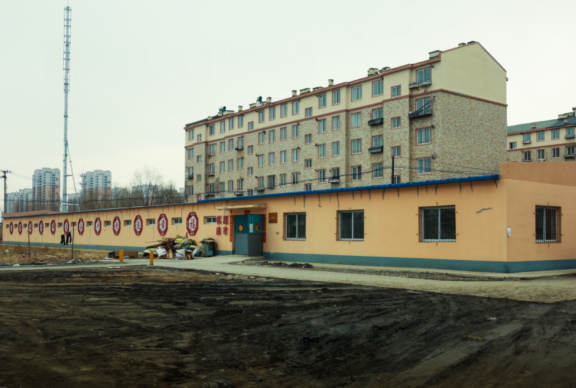 广厦新居车棚及车棚西侧广场路面铺装